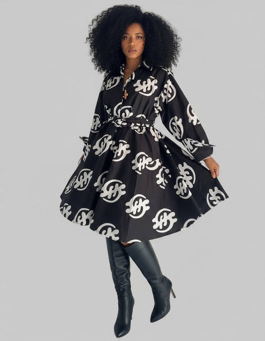 243- Short Dress / Blouse - Black/ White Gyname