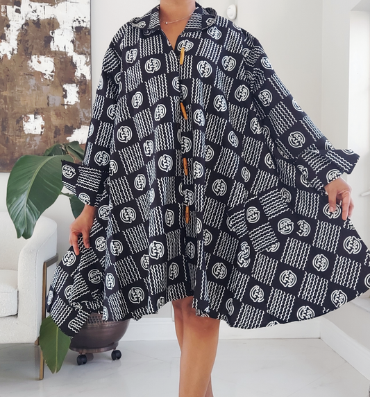 243- Short Dress / Blouse - Black/ White Gyname: Black/ white