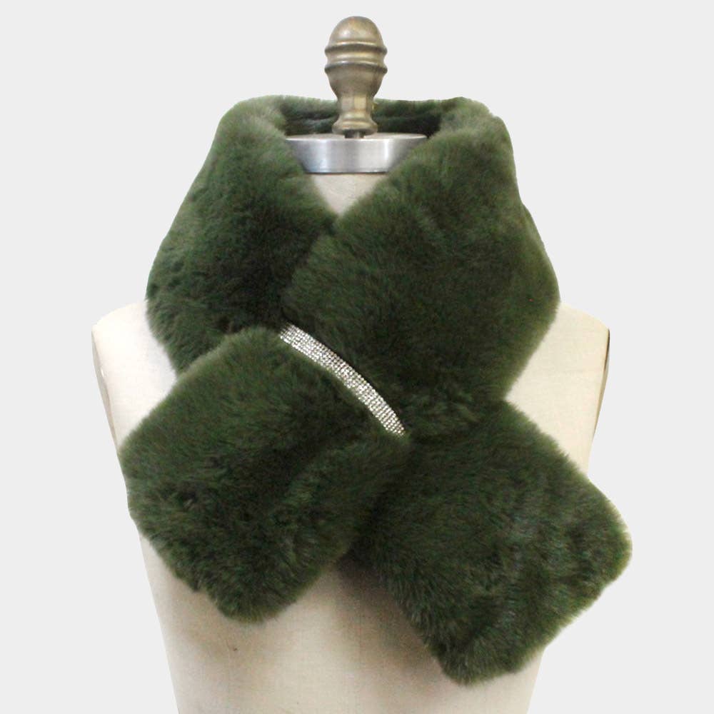 Faux Fur Bling Pull Through Scarf: Leo