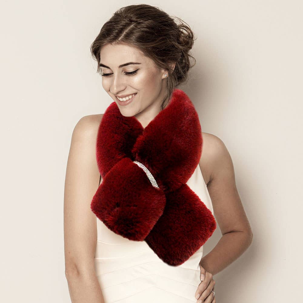 Faux Fur Bling Pull Through Scarf: Leo